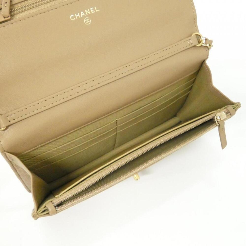 CHANEL Cream Wallet - Picture 9 of 10